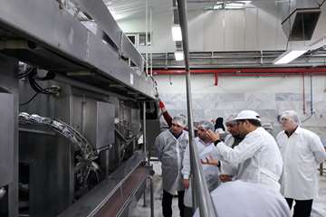 بازدید مدیر کل دامپزشکی استان البرز از کارخانه کنسرو تن ماهی