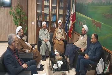 حضور حجت الاسلام والمسلمین کلانتری مسئول حوزه نمایندگی ولی فقیه در سازمان دامپزشکی کشور در استان الب
