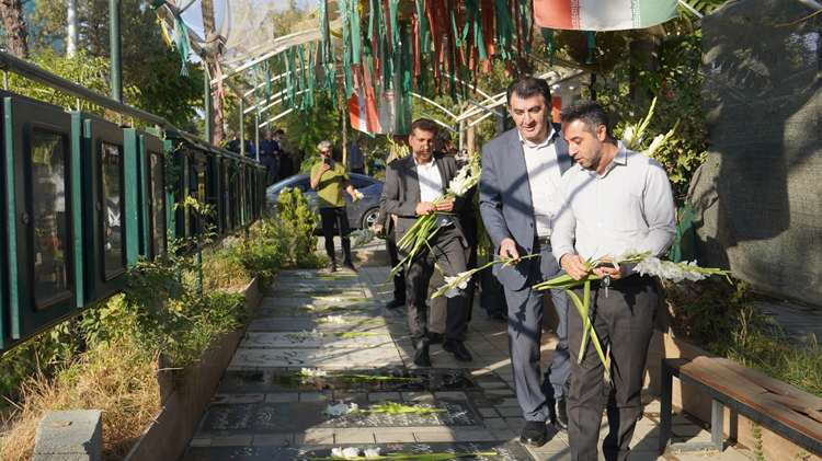 تجدید میثاق  با آرمان‌های والای شهدا