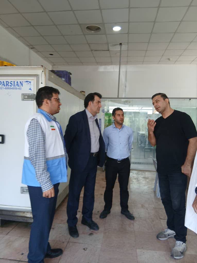 بازدید مدیرکل دامپزشکی استان البرز از پایانه‌های پخش و توزیع مرغ استان